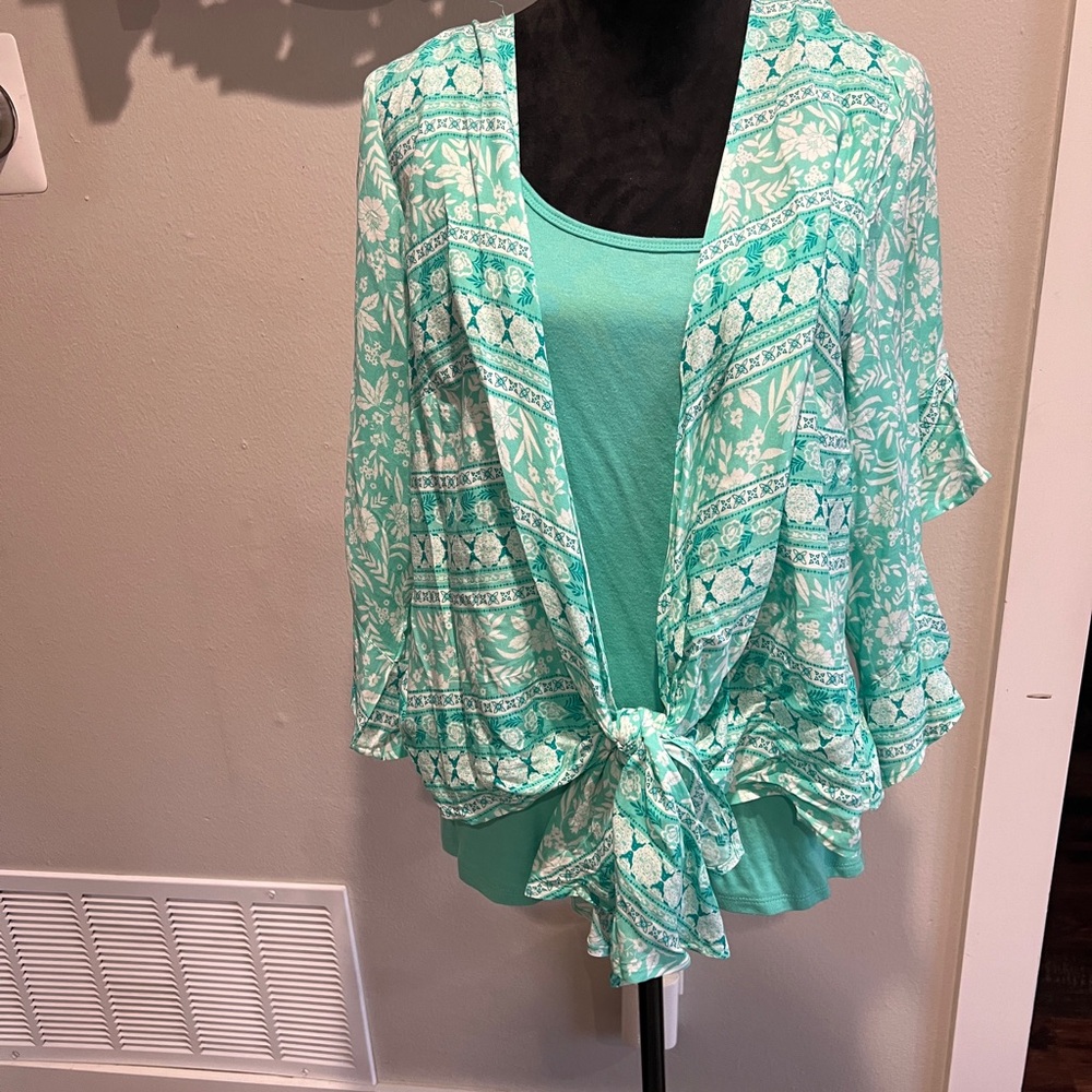 EUC - Cato Mint Grn & Wht Tie-Front Top w/Tank Top Incld!!! Worn Once! Sz 14/16w